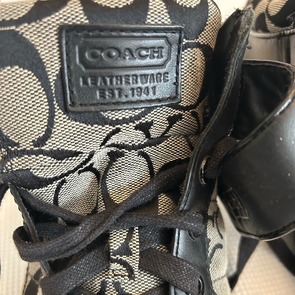 Vintage Coach Zoey Signature Sneakers - Picture 11 of 16